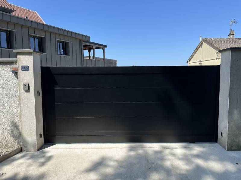 Installation d'un portail coulissant sur-mesure motorisé à Croix-Mare