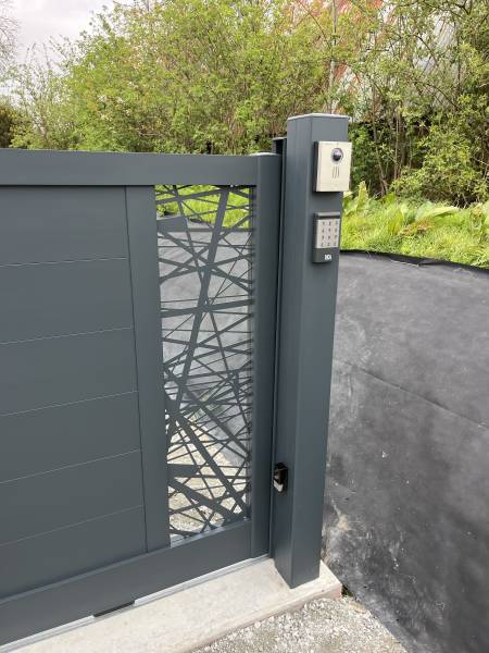 Installation d'un interphone et digicode